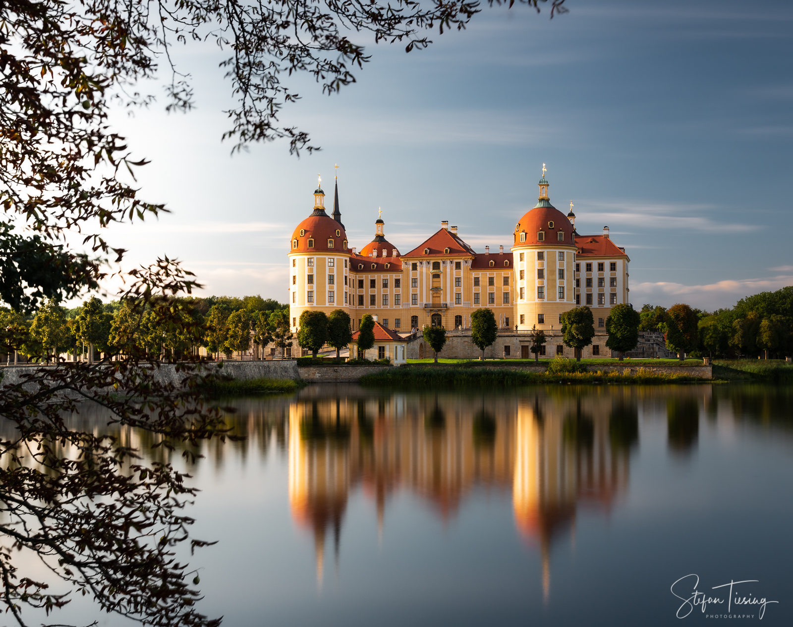 Schloss Moritzburg zum Sonnenuntergang als Langzeitbelichtung